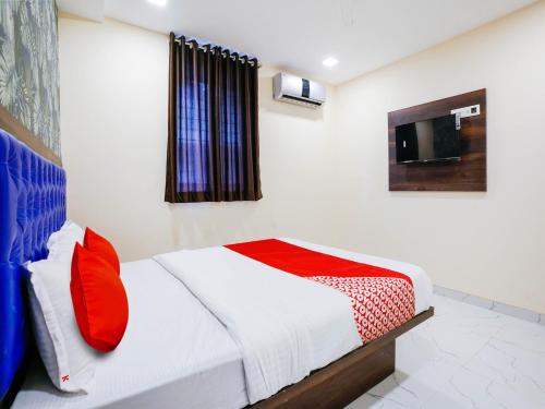 Μια τηλεόραση ή/και κέντρο ψυχαγωγίας στο Hotel O King Residency Near Bharat Talkies