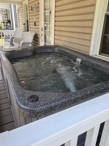 Φωτογραφία από το άλμπουμ του Stay In Ohiopyle in town by the GAP trail, hot tub σε Ohiopyle