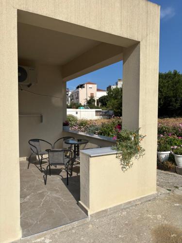 Vespoina Apartment with private parking