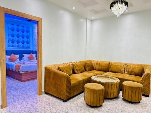 Hotel Rudra Residencyにあるシーティングエリア