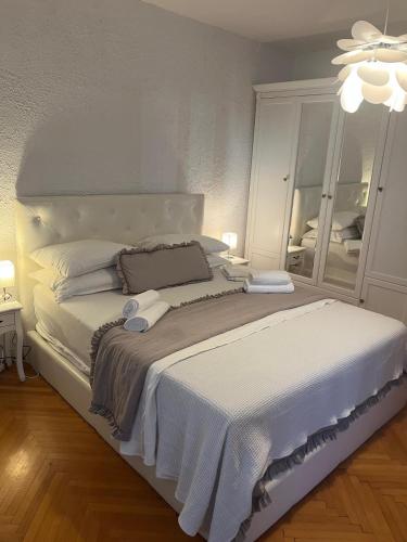 City Square Apartment