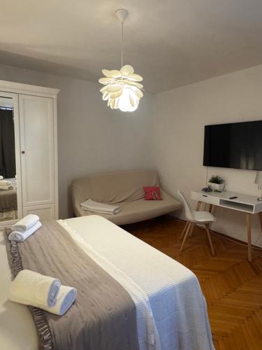 City Square Apartment