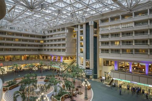an image of arium of a shopping mall at Hyatt Regency Orlando International Airport Hotel in Orlando