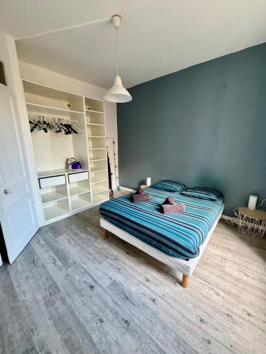 Beautiful Renovated Apartment, Internet, Tram