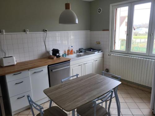 Η κουζίνα ή μικρή κουζίνα στο Maison individuelle
