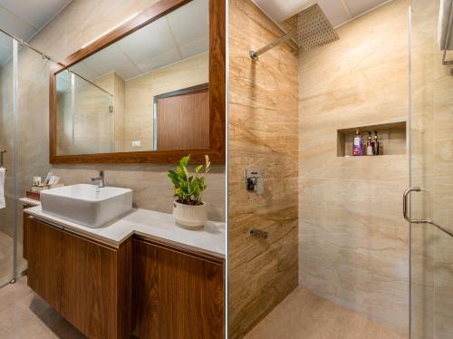 Un baño de Le Jardin - Luxury Private Pool Villa near Kochi, Kerala