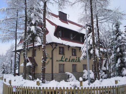 Ośrodek Edukacji Leśnej LEŚNIK w Zakopanem v zimě