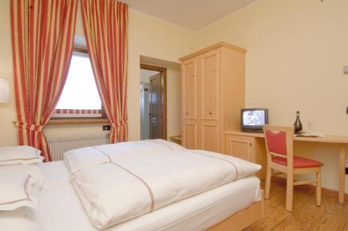 Televisyen dan/atau pusat hiburan di Hotel del Bosco