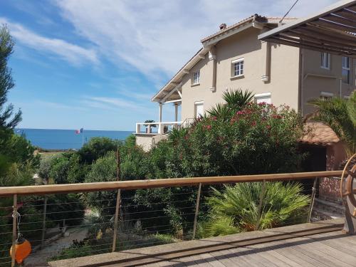Le Nautilus Villa Front de Mer avec Piscine et Places de Parkings