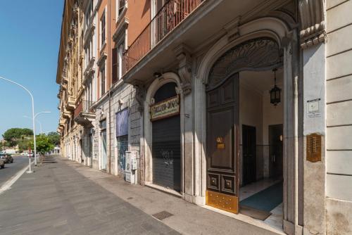 GuestHost - Bright Apartment in Metro San Giovanni