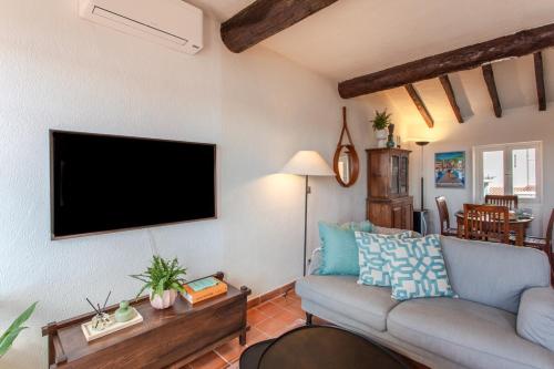 #50 Staywiz us - Contesso Duplex -1BDR, Sea View Terrace & AC