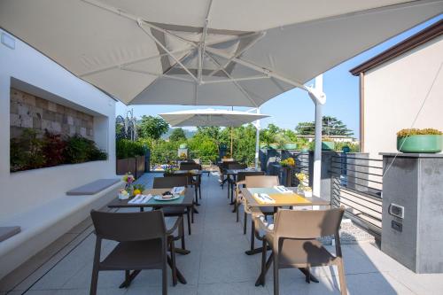 Ein Balkon oder eine Terrasse in der Unterkunft Gioì Hotel Sorrento
