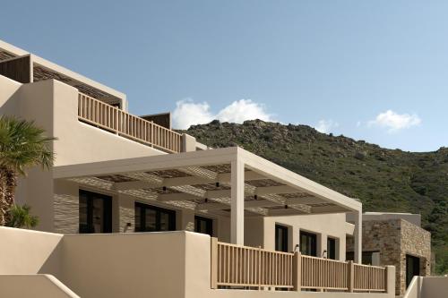 Nespecifikovaný výhled na hory nebo výhled na hory při pohledu z hotelu