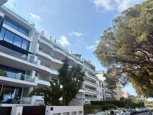 Jardin sur la Pointe Croisette Luxe en Bord de Mer