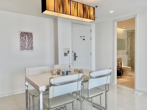 Χώρος καθιστικού στο Sathorn Prime Residence 1BR #Bangkok