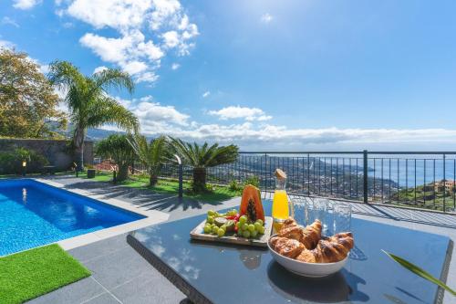 Palm Paradise Villa by AH