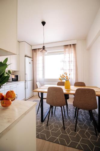 Dapur atau dapur kecil di Come in! "Pirkanportti" In the heart of Tampere next to the railway station for 9 people!