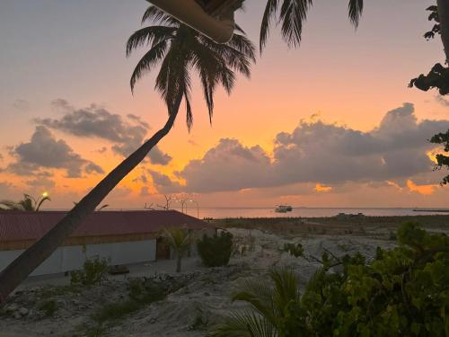 Fotografie z fotogalerie ubytování Adroit Sunset View v destinaci Guraidhoo