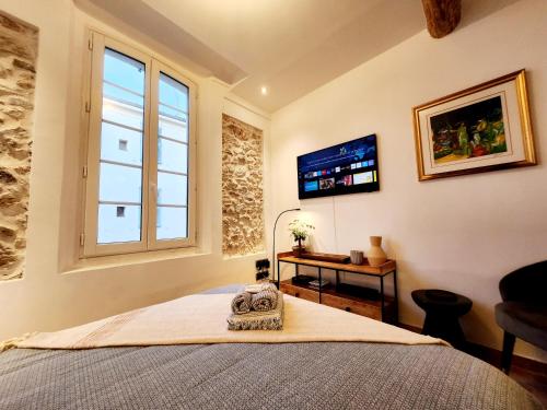 Le Massena Central - Dans le Vieil Antibes