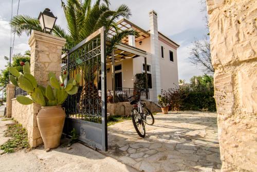 Φωτογραφία από το άλμπουμ του Madis Home 1 στην Κυψέλη