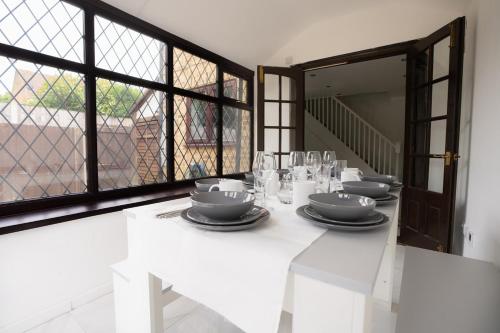 Φωτογραφία από το άλμπουμ του 3 Beds D'luxe Home In Gillingham Kent σε Rainham