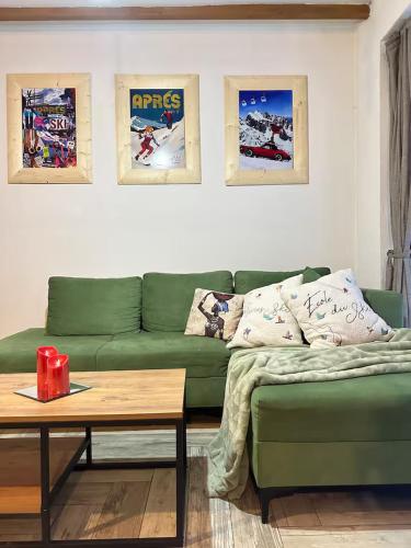 Ein Sitzbereich in der Unterkunft Cece's home