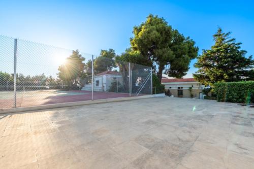 Fotografie z fotogalerie ubytování Villa Cleopatra - Seaview, Pool & Tennis court v destinaci Kalamos
