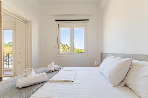The Walls Apartments by Cretanhouses