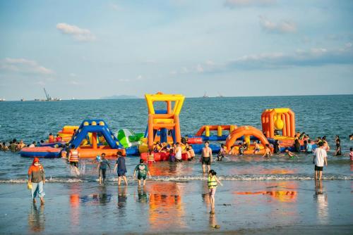 Επισκέπτες που μένουν στο Canary Gold Hotel Quy Nhơn - Beachfront - Iconic Location