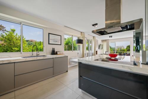 CANNES VILLA: 15 mins walk to beach & centre