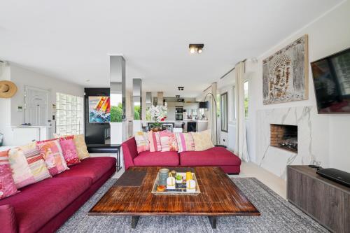 CANNES VILLA: 15 mins walk to beach & centre