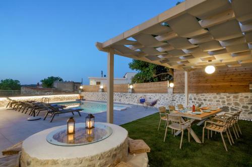 Kolam renang di atau dekat dengan Villa Angelo, Traditional Cretan Stone Villa with Pool & Countryside Views