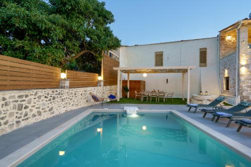 Kolam renang di atau dekat dengan Villa Angelo, Traditional Cretan Stone Villa with Pool & Countryside Views