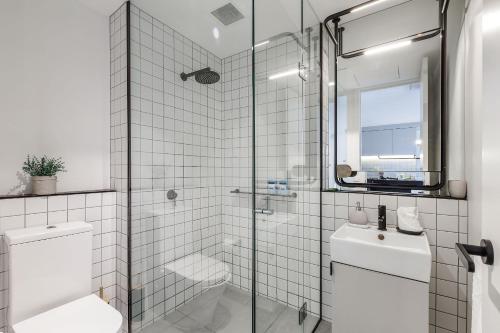 Koupelna v ubytování Modern Luxury Apartment -Prime South Yarra Location, Melbourne