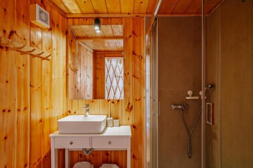 Ένα μπάνιο στο Yurt Kalamaki Seaside Glamping
