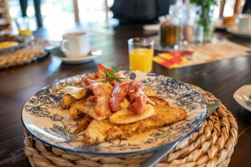 Mad på pensionatet eller i nærheden