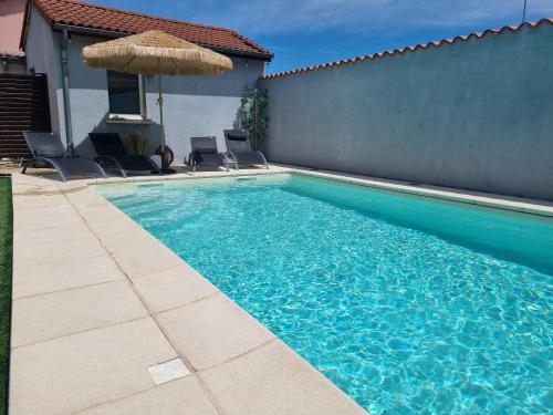 Photo de la galerie de l'établissement Maison individuelle avec sa piscine privée, à Clermont-Ferrand