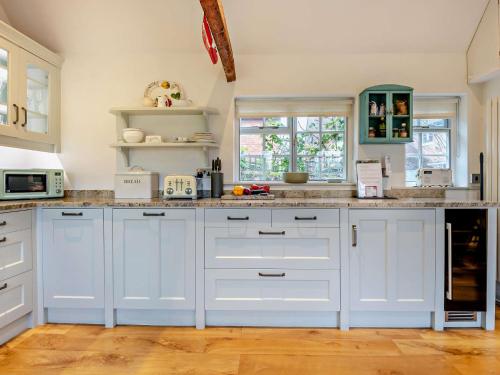 Cucina o angolo cottura di 3 Bed in Beaulieu Heath NFL82