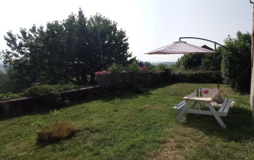 Foto dalla galleria di Artist's House and Studio a Beaubery