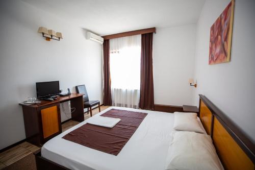 Katil atau katil-katil dalam bilik di Hotel Hanul de la Rascruce