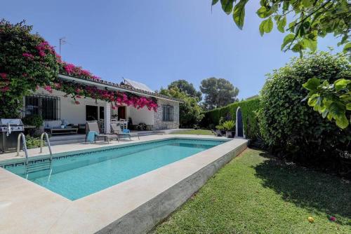Andalusian Villa near the beach with Private Pool and BBQ