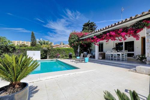 Andalusian Villa near the beach with Private Pool and BBQ