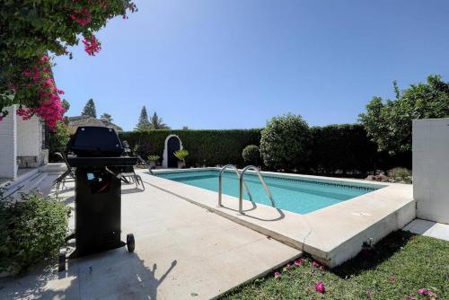 Andalusian Villa near the beach with Private Pool and BBQ