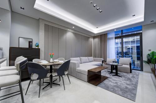 Premium 1BR Business bay Dubai