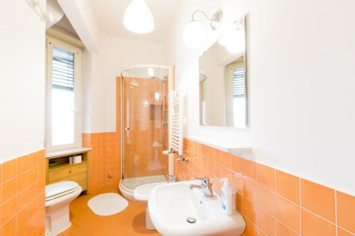 Vonios kambarys apgyvendinimo įstaigoje Domus Klimt