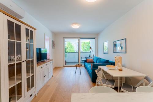 Flex SelfCheckIns 149 - Zagreb - Bedroom - Garage - Loggia