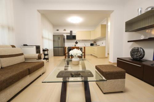 Virtuvė arba virtuvėlė apgyvendinimo įstaigoje Vila Altin