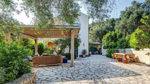 Κήπος έξω από το Decavos House