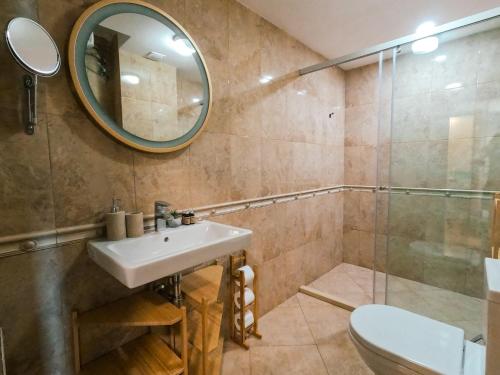 Koupelna v ubytování Blue Marine Apartment, complex Carpe Diem Balchik, free Parking
