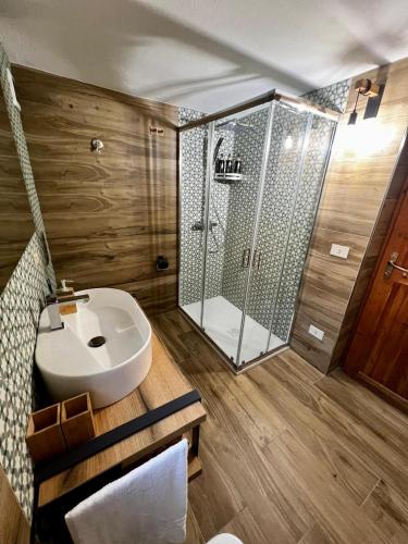 Koupelna v ubytování Casa dello Sciatore Lorica